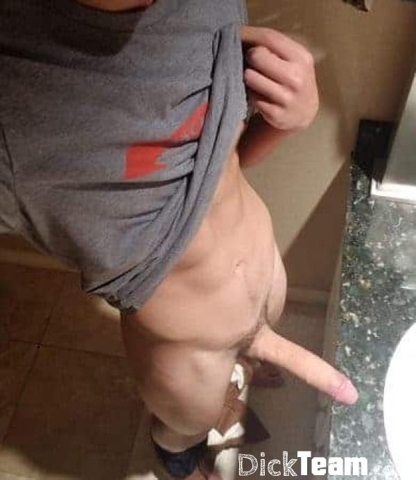 aaron19cmjeune - Homme - Hétéro - 30 ans : Grosse bite de 19cm pour nudes : Mon snap: Aaron19cmJeune homme Hétéro, j’ai une grosse bite de 19cm, je suis souvent actif sur mon snap.N’hésitez pas a m’ajouter