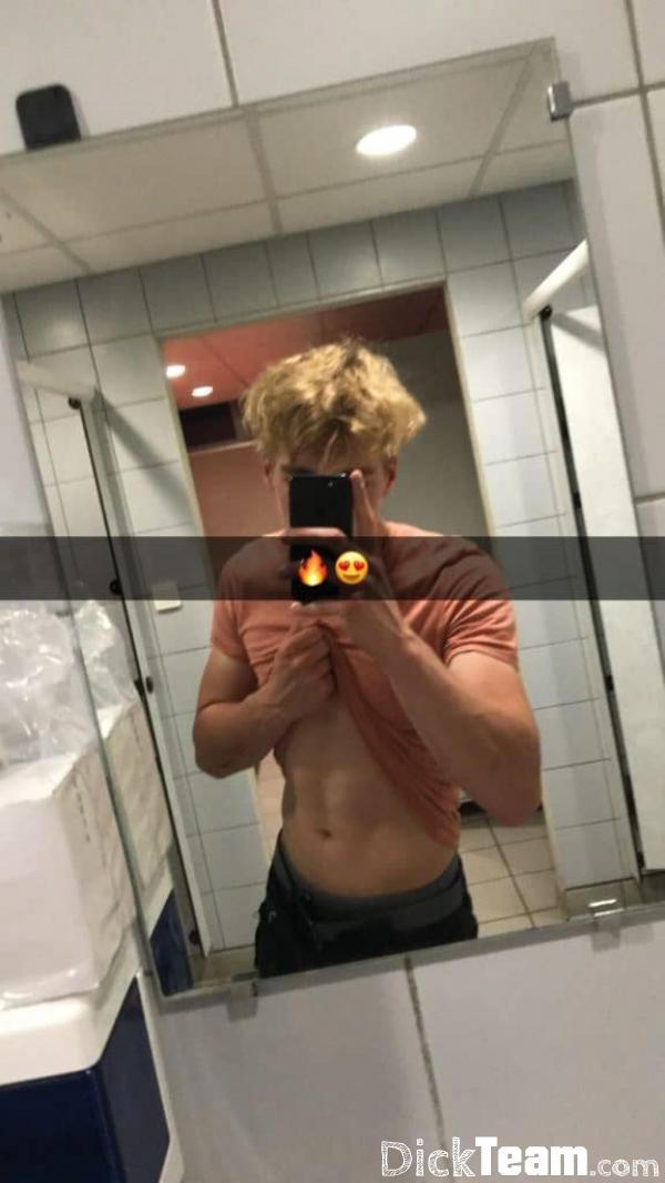 banana12326 - Homme - Hétéro - 36 ans : Échange de nudes : Échange de nudes je suis un gars avec des abdo et une bonne bite mon snap : banana12326 Avant gout de moi : Je suis un jeune de 18 ans blond au yeux bleu jai des abdos et une bonne bite ( 18cm) je cherche uniquement des filles qui nudes est pourquoi pas faire du réel si vous me chauffez comme y faut. Mon snap: Banana12326 Venez les filles  : Salut je suis blond au yeux bleu bien monté avec des abdo. Je recherche des filles qui nudes et pour du réel je vous laisse mon snap:
banana12326
Je vous attend  Cherche une grosse coquine : Salut je suis un jeune de 18 ans bien foutu, je suis blond au yeux bleu avec des abdo et 19cm au compteur je vous attend. Uniquement les filles et pas de Fake ! Mon snap banana12326 Je cherche une grosse chienne : Salut je cherche une coquine qui aime les nudes et la domination je suis blond au yeux bleu avec des abdos je cherche uniquement des femmes pas de gars ! Je vous laisse mon snap banana12326
Les cochonnes qui aimes le sexe cest a vous