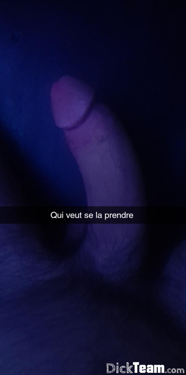 Profil de oplancul19 - Homme - Bi - 22 ans : Mec chaud pour 1  plan : Salut chérie si tu trouve que j'ai une belle queue ne te gêne surtout  pas contact moi jte la ferai goûter