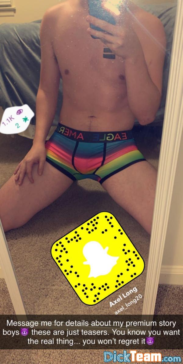 Profil de axel_long20 - Homme - Gay - 23 ans : Swap of nude between gay guys for more pleasure on snap