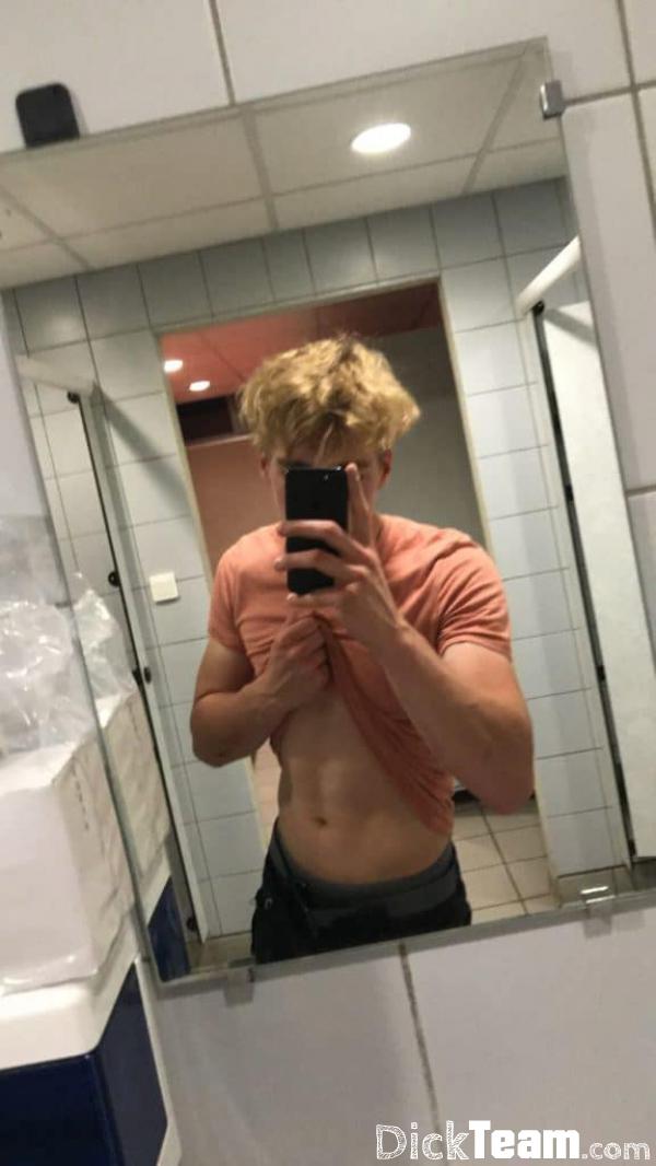 banana12326 - Homme - Hétéro - 36 ans : Échange de nudes : Échange de nudes je suis un gars avec des abdo et une bonne bite mon snap : banana12326 Avant gout de moi : Je suis un jeune de 18 ans blond au yeux bleu jai des abdos et une bonne bite ( 18cm) je cherche uniquement des filles qui nudes est pourquoi pas faire du réel si vous me chauffez comme y faut. Mon snap: Banana12326 Venez les filles  : Salut je suis blond au yeux bleu bien monté avec des abdo. Je recherche des filles qui nudes et pour du réel je vous laisse mon snap:
banana12326
Je vous attend  Cherche une grosse coquine : Salut je suis un jeune de 18 ans bien foutu, je suis blond au yeux bleu avec des abdo et 19cm au compteur je vous attend. Uniquement les filles et pas de Fake ! Mon snap banana12326 Je cherche une grosse chienne : Salut je cherche une coquine qui aime les nudes et la domination je suis blond au yeux bleu avec des abdos je cherche uniquement des femmes pas de gars ! Je vous laisse mon snap banana12326
Les cochonnes qui aimes le sexe cest a vous