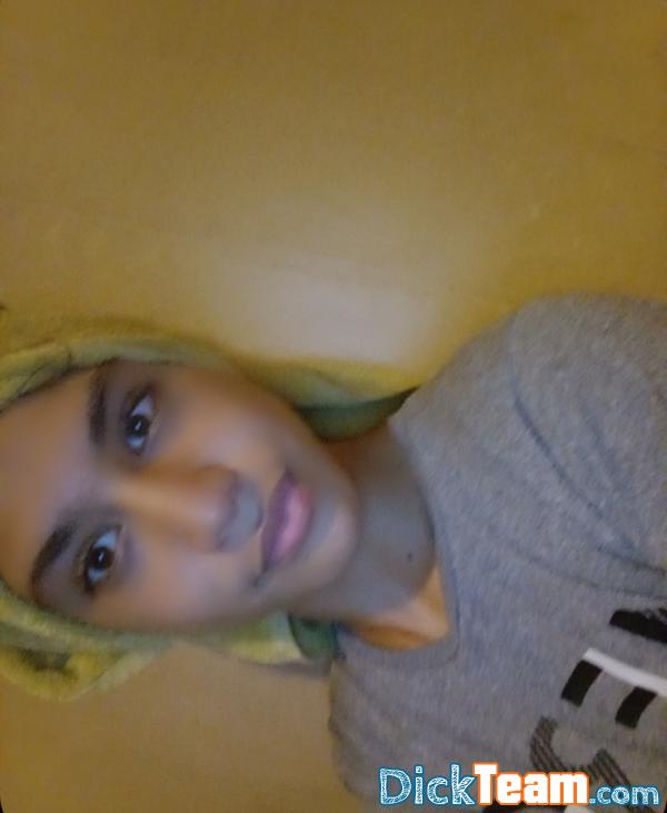 bella - Homme - Gay - 21 ans : Cherche juste à faire plaisir vos teub ????