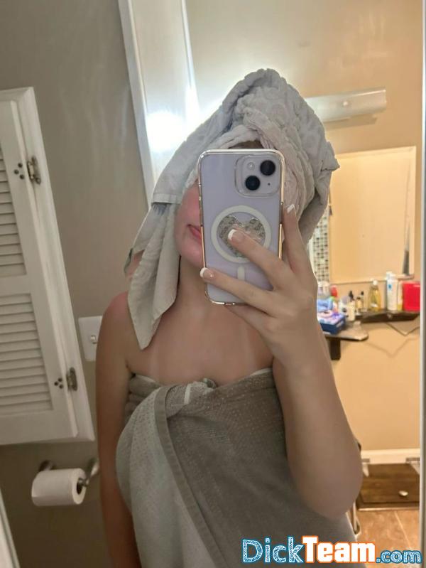 diana8282882 - Femme - Hétéro - 24 ans : Plan cul payant 