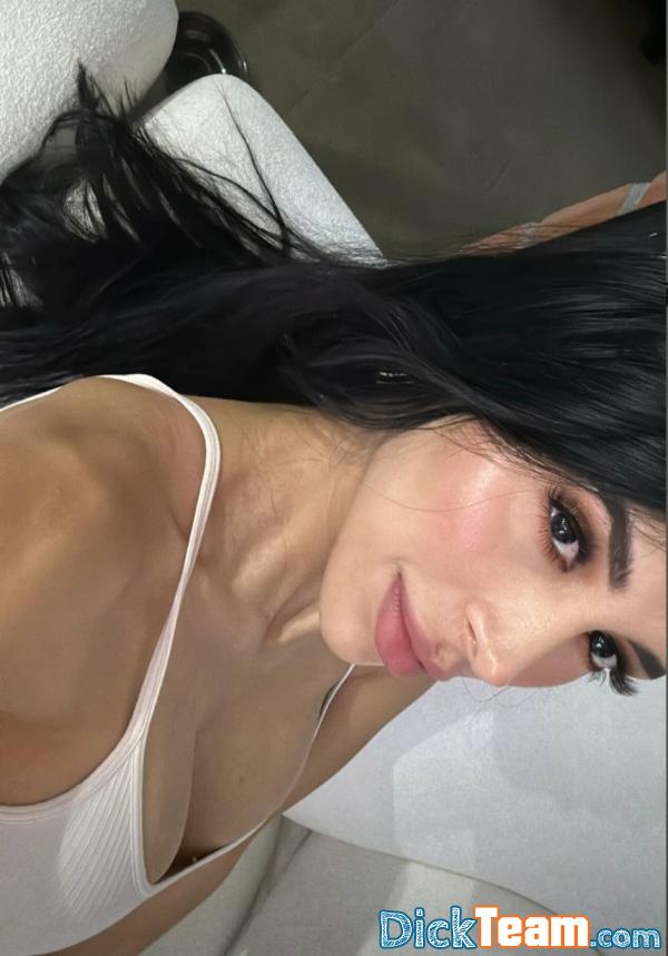 escorte4566 - Femme - Hétéro - 34 ans : Coucou mes loulous pour plus d'informations sur moi rejoins moi sur WhatsApp +33670593430 où sur telegramme Jocelyne456