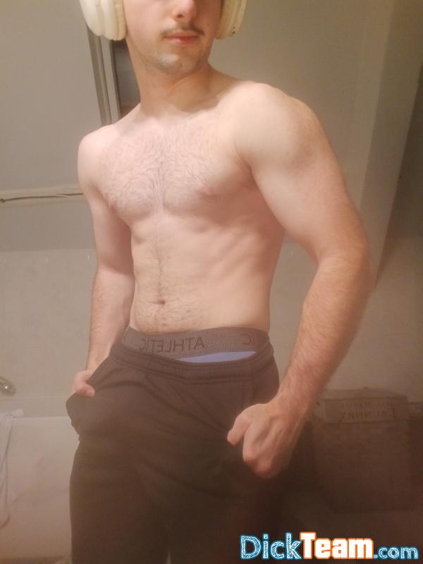Profil de esteee - Homme - Hétéro - 19 ans : Yo cherche nude / plan dans le 95 ou région parisienne Profil de esteee - Homme - Hétéro - 19 ans : Yo cherche nude / plan dans le 95 ou région parisienne