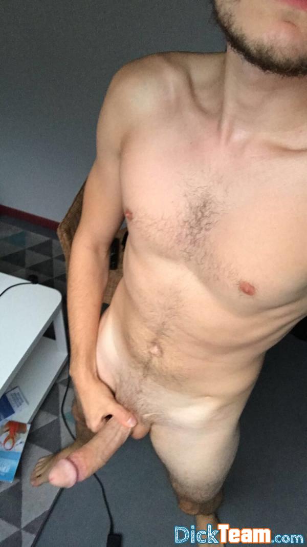 ilovehuman59 - Homme - Bi - 28 ans : Tbm pour vous : Jeune mec de 24 ans, chaud ! J'adore échanger des snap, se chauffer et se rencontrer pour une baise torride. Tbm Vient faire durcir ma queue