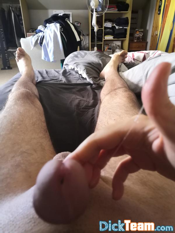jeriko42 - Homme - Hétéro - 37 ans : Merci de lire en entier Je suis PAS GAY donc pas d'homme et pas de TRANS ou de TRAVLO et pas la peine de faire une demande d'amis vous serez systématiquement refusé et je PAIERAIS PAS pour des nudes ou plan cul. je suis un homme de 37 ans toujours puceau geek fan de jv. Je fais des nudes hot a partir de vendredi soir et week-end. Je cherche des femmes coquines qui aime le cul le sperme et la bite entre 20 et 45 ans qui aime mater et s'exhiber aussi et pas de femme grosse , mince de préférence et boudiné ,je suis un chien en chaleur qui recherche ça chienne en chaleur.Je cherche aussi un plan cul d'un soir ou régulier qui peut recevoir , je suis du (95) Argenteuil , je suis pas véhiculer. Pour les rencontres  et les nudes si vous vous affiché pas en cam ou en vidéo sur snap y aura pas de rencontre et de nude, femmes sérieuse et sincères dans leur démarches et pour évité les faux profils.J'ai un canal telegram pour les femmes intéressé https://t.me/+rs14RUT0bkpjMGJk