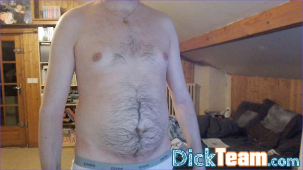 jeriko - Homme - Hétéro - 35 ans : Bonjour  Je suis PAS GAY donc pas d'homme.

je suis un homme de 35 ans toujours puceau, je fais des nudes hot et pour le plaisir dans le respect.

Je cherche des femmes coquines qui aime le cul le sperme et la bite entre 18 et 45 ans qui aime mater et s'exhiber aussi.

Mes préférence physique femme très mince jusqu'à un peu ronde (comme moi).Les femmes qui sont là que pour mater ou vénale passé votre chemin.

Je cherche aussi un plan cul d'un soir ou régulier je suis du (95) Argenteuil je suis pas véhiculer mais peut recevoir de temps en temps.

Je nude que a partir de vendredi soir et week-end.