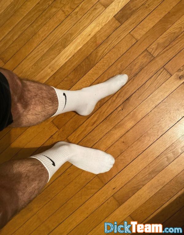 julesnrp - Homme - Gay - 26 ans : Nude, 17cm, pieds chaussettes 