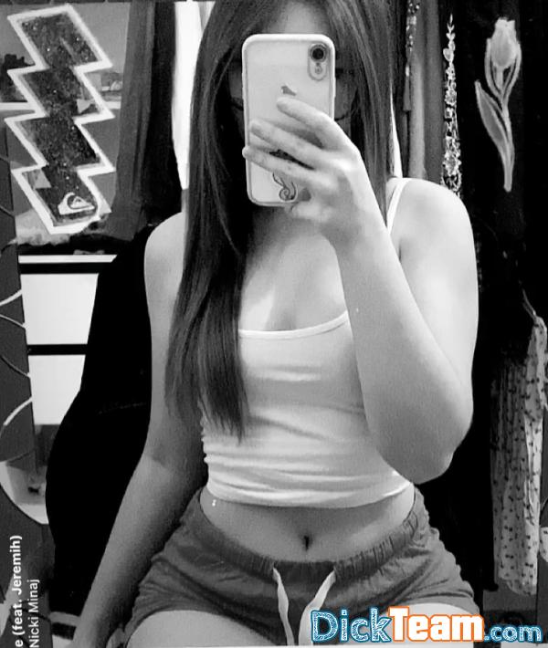 Profil de laura-salope - Femme - Bi - 21 ans : Snap de meuf Profil de laura-salope - Femme - Bi - 21 ans : Snap de meuf