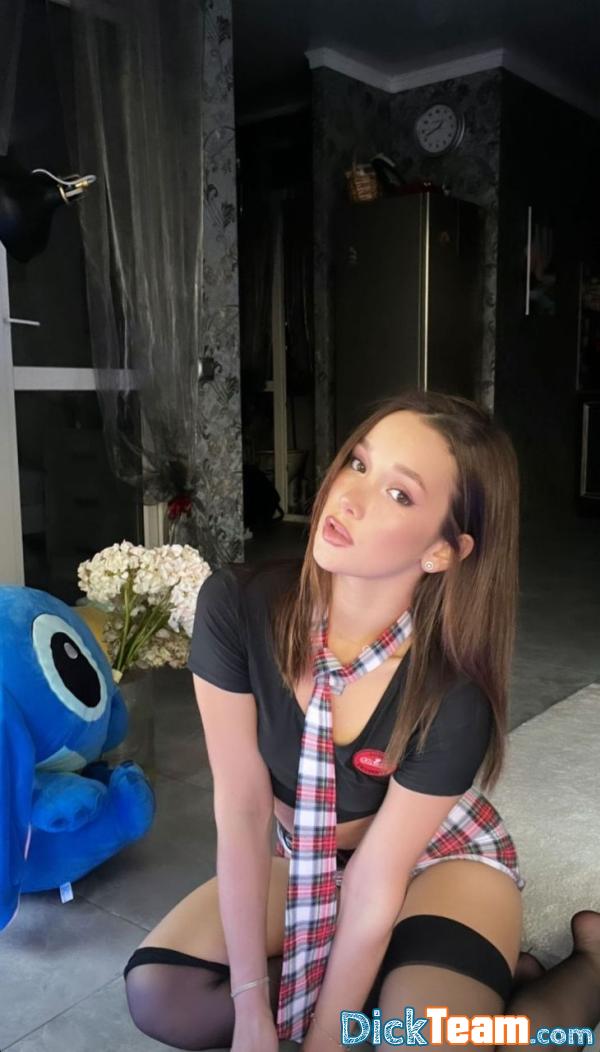 louna_94 - Femme - Hétéro - 25 ans : Envie de faire des nouvelles encontres coquines 