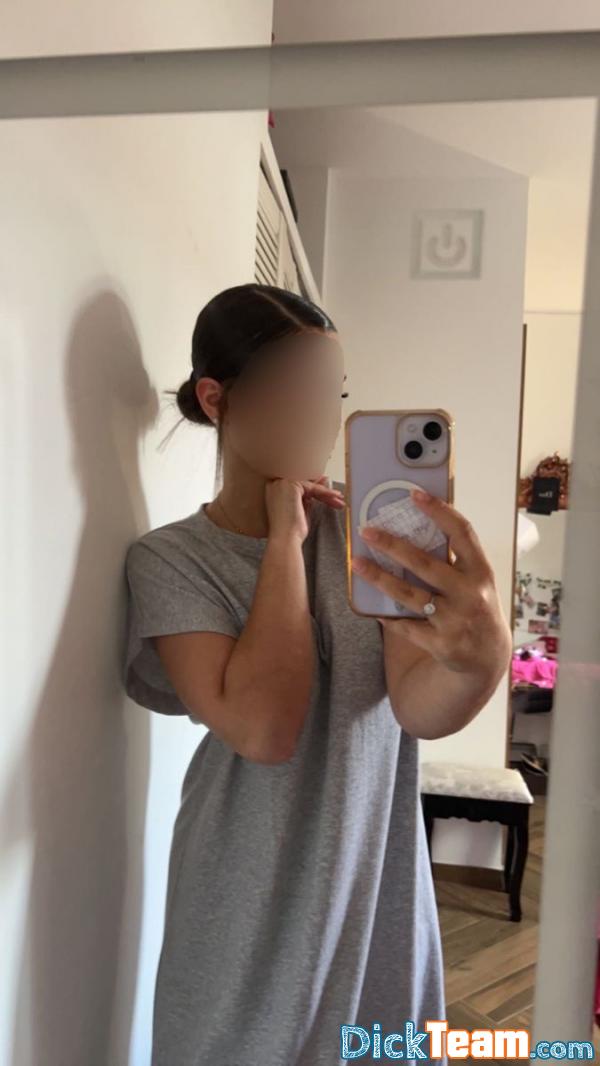 mariaaa - Femme - Hétéro - 21 ans : Algerienne Portugaise !
Ceux qui veulent plus venez snap mes bbs ;)
—> Nudes Payants :)
 Snap : ndh0212