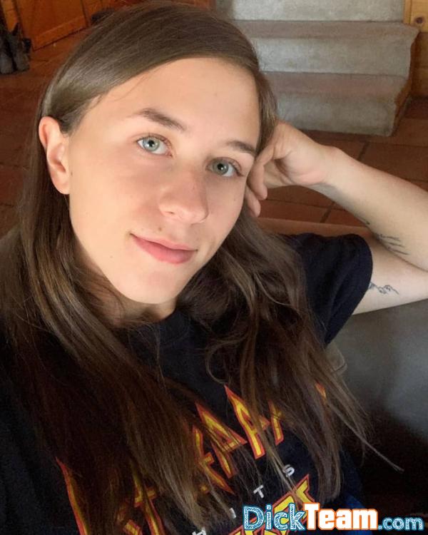 mlanie - Femme - Hétéro - 28 ans : Je m'ennuie à mort j'ai très envie de passer un très bon moment, je réponds sur Snapchat  melanie_m252047... Sur télégramme @melanie6752 ... WhatsApp+33615615294 ????????