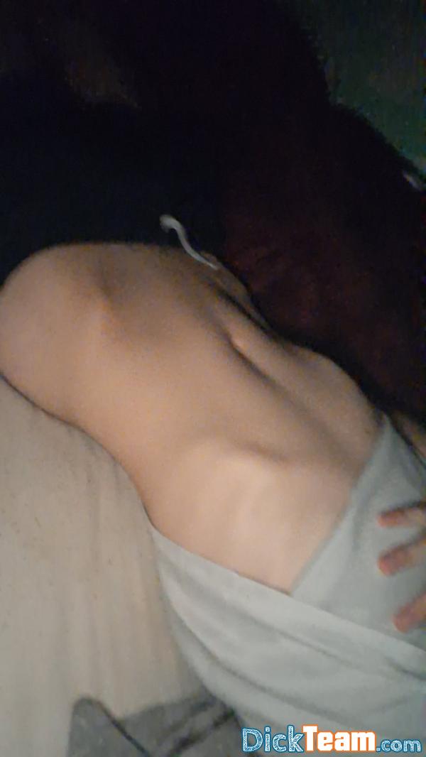 nnnddd1234n - Homme - Gay - 23 ans : Vnez js pass g 16 jkiff trp les mecs bien foutu et rebeu