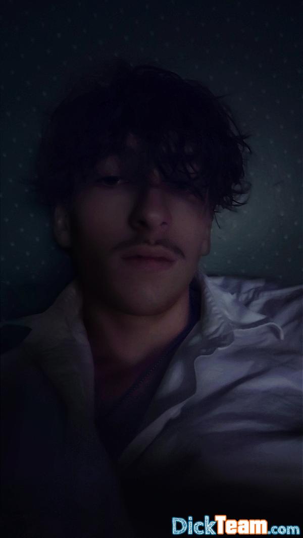 nudeur-001 - Homme - Hétéro - 18 ans : Venez nude gratuitement 
