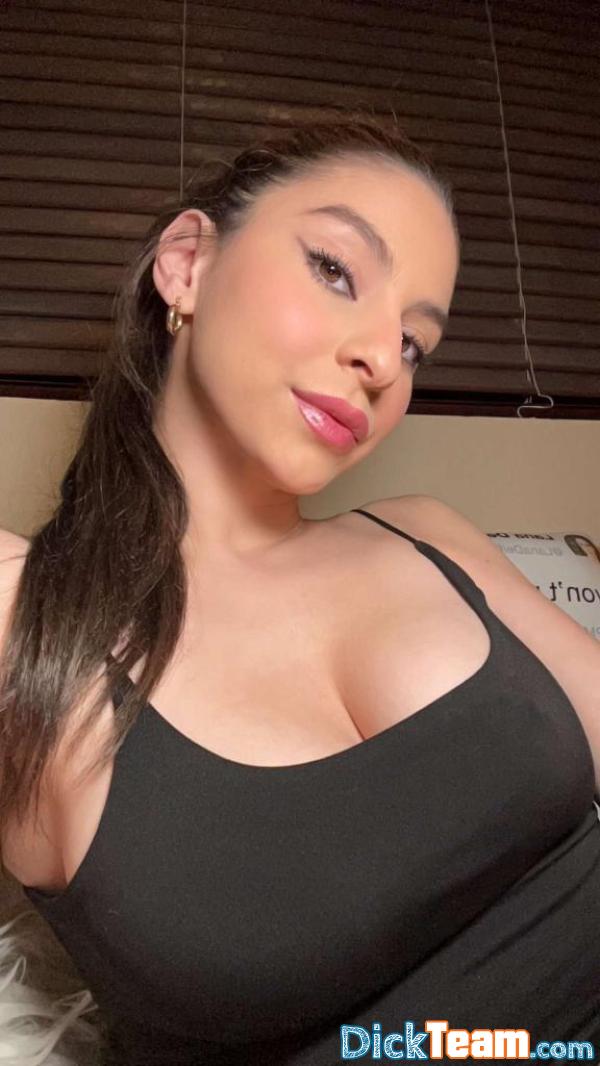 ogijvv - Femme - Hétéro - 28 ans : Je suis disponible pour tout rencontre coquine payante mon Snap :maria_mauger25