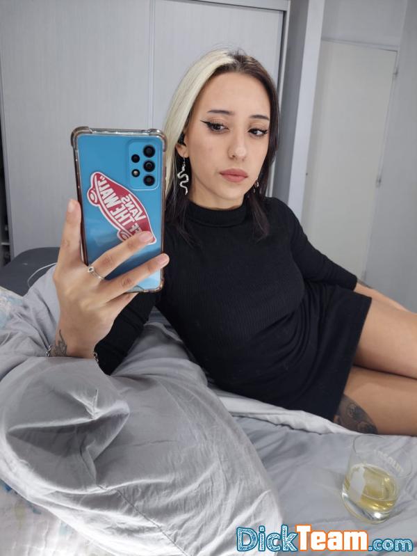 olivia0000 - Femme - Bi - 25 ans : Add me on my Snapchat for cams sex _ olivia000782383 