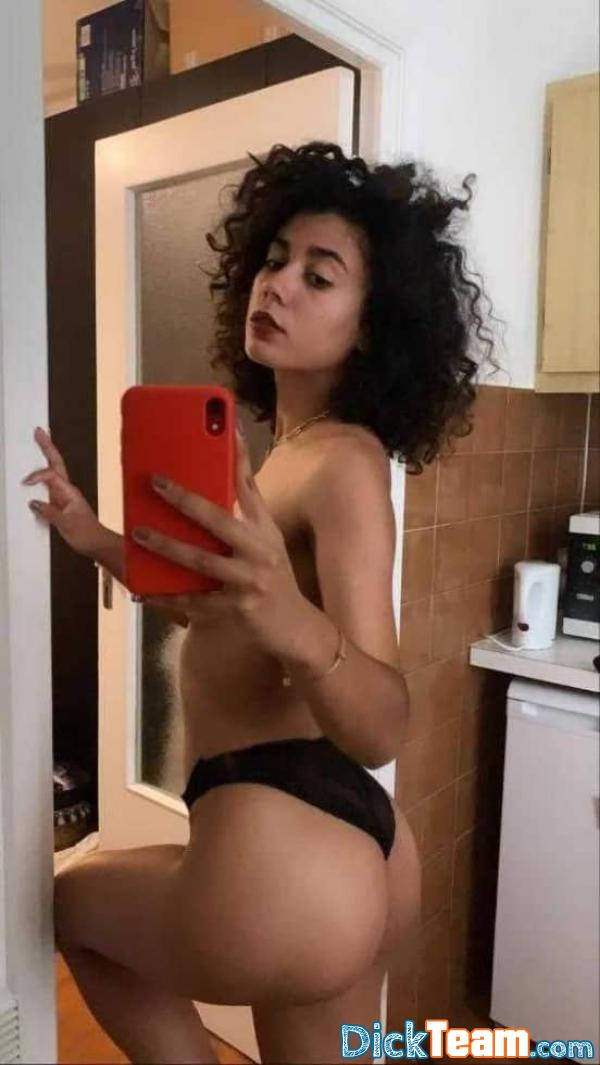 paloma - Femme - Hétéro - 27 ans : Je recherche un plan chaud, Disponible pour moment de chaleur. Télégramme :@palomatina
WhatsApp : +33757810086