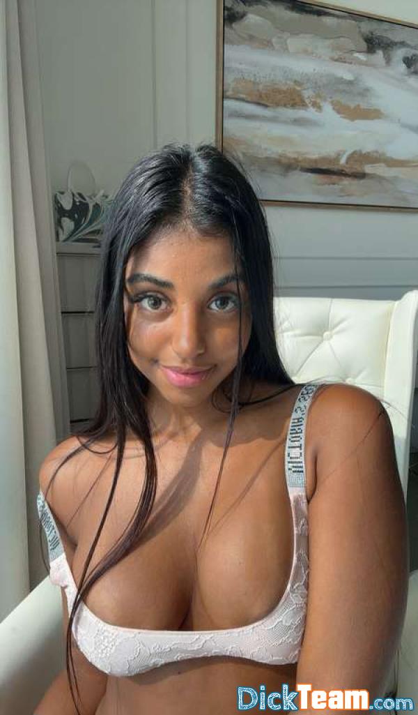 planzjdjs - Femme - Hétéro - 31 ans :  disponible pour les plans sexe gratuit 
NB: tu paies juste les frais de capote et lubrifiant à 20e. Les nudes aussi à 20e
Intéressé écrivez-moi uniquement sur télégramme :t.me/Sabrinamerv33