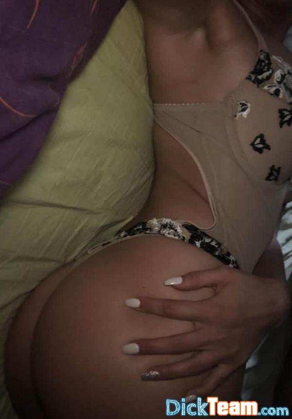 salope-payante - Femme - Hétéro - 19 ans : Nudes et cam payantes sur mon snap nudyjuju6
PAS DE RÉEL