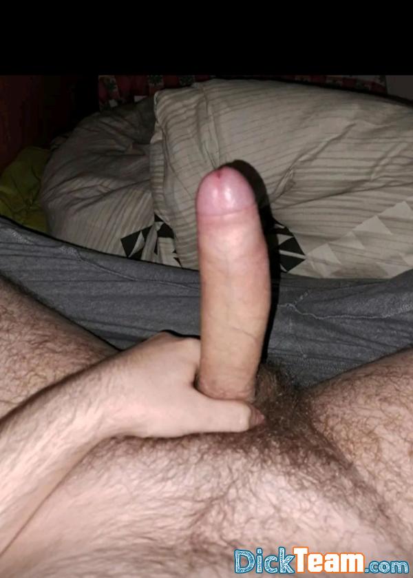 valou24 - Homme - Gay - 20 ans : 21 cm cherche à faire des nudes