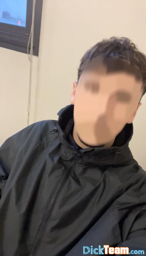 yas - Homme - Gay - 19 ans : 19 versa. Pas de gros ou de poilus
