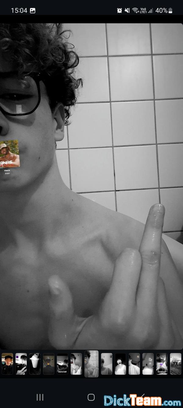yasco - Homme - Hétéro - 18 ans : Je nude gratuit pour les meuf 