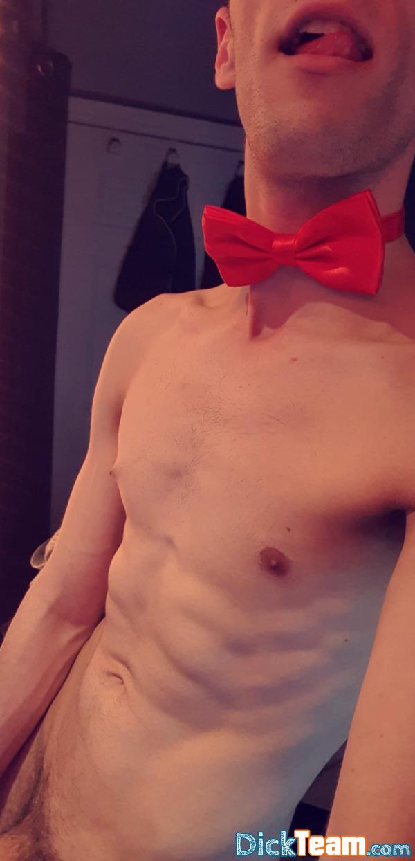 zoocker21 - Homme - Gay - 27 ans : Gay Maximum 27, mignon, abdos, uncut, gaymer